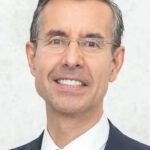 Portraitfoto von Dr. Diego Velásquez-Plata, DDS, MSD